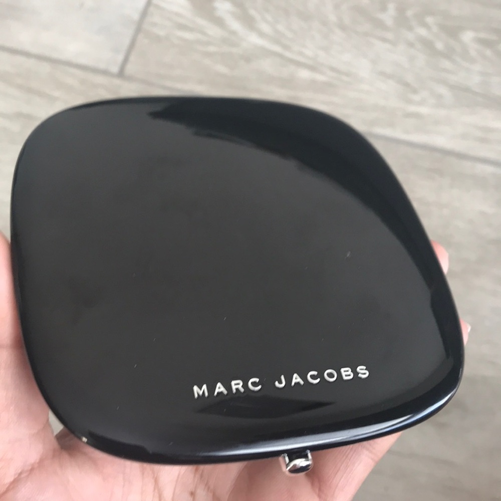 Marc Jacobs Omega Bronzer in 102 Tantric